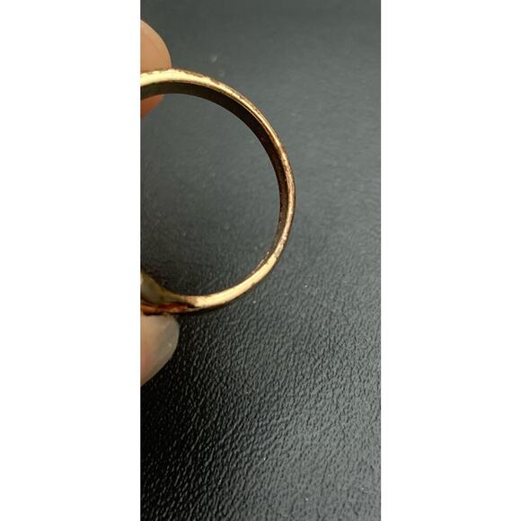 Cream Enamel And Gold Tone Flower Rose Fashion Ring Size 7.75 - Picture 6 of 6
